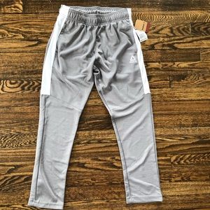 ✨NWT✨ Reebok boys sweatpants, size M